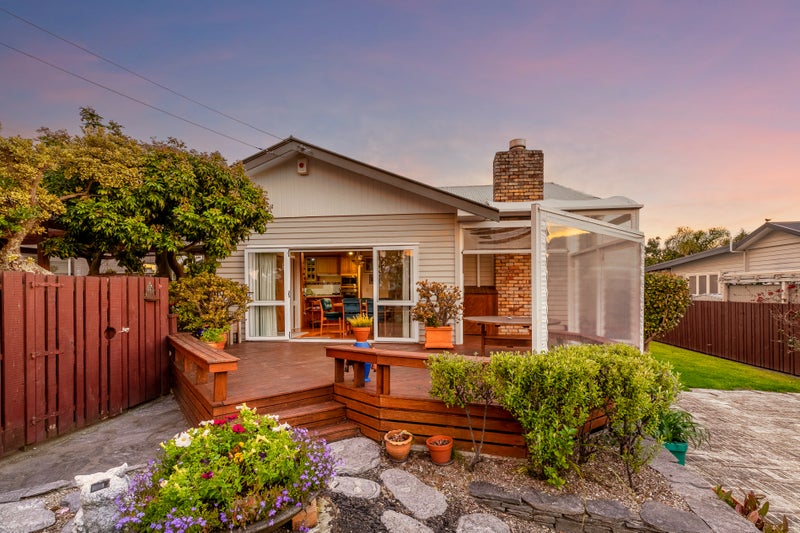 34 Smale Street, Point Chevalier, Auckland - Carousel 2