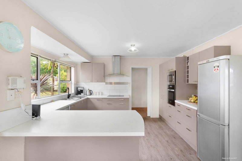 115 Everglade Drive, Totara Heights, Auckland - Carousel 2