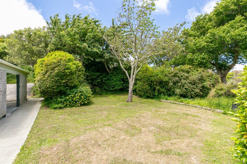 167 Newlands Road, Newlands, Wellington - Carousel 2