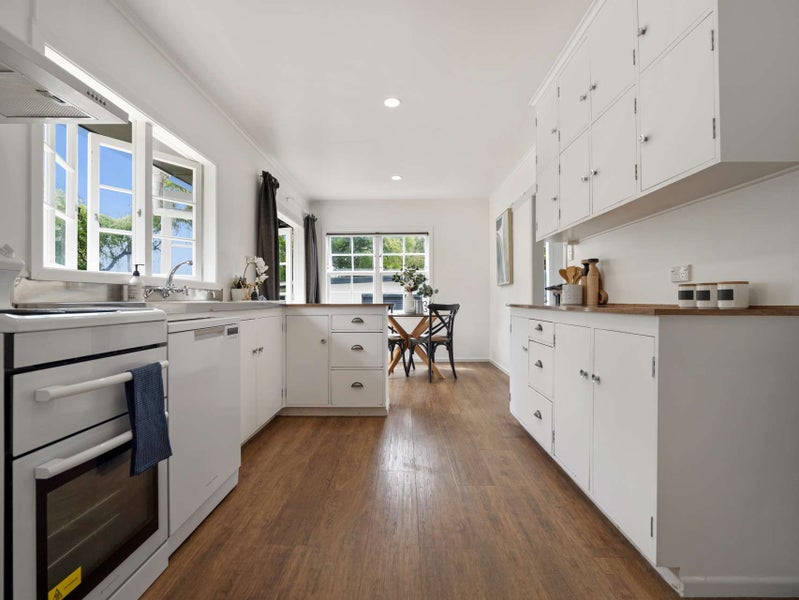 10 Jarmey Place, Mangakakahi, Rotorua - Carousel 2