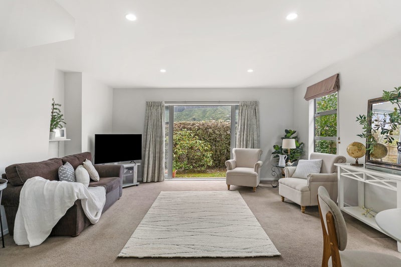 1A Stephen Street, Tawa, Wellington - Carousel 2