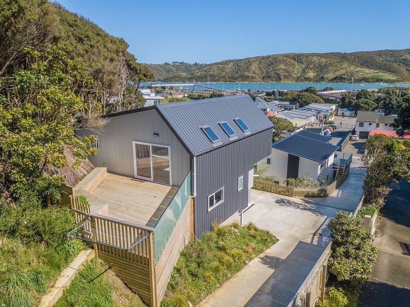 34A Paremata Crescent, Paremata, Porirua - Carousel 2