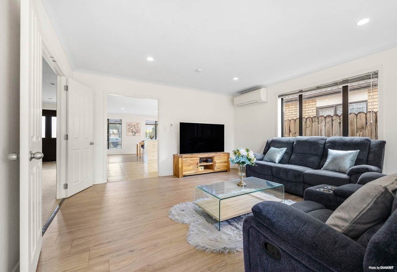 6 Shingleton Lane, Flat Bush, Auckland - Carousel 2