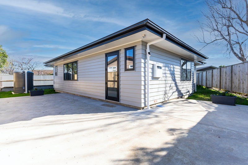 4A Adams PL, Kelvin Grove, Palmerston North - Carousel 2