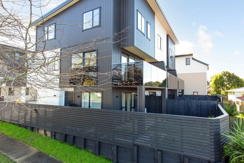 4/13 Arawa Street, New Lynn, Auckland - Carousel 1