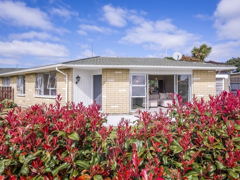 86 Gray Avenue, Paraparaumu Beach, Paraparaumu - Carousel 1