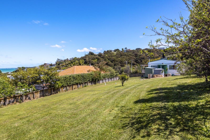 26 Beatty Parade, Surfdale, Waiheke Island - Carousel 18