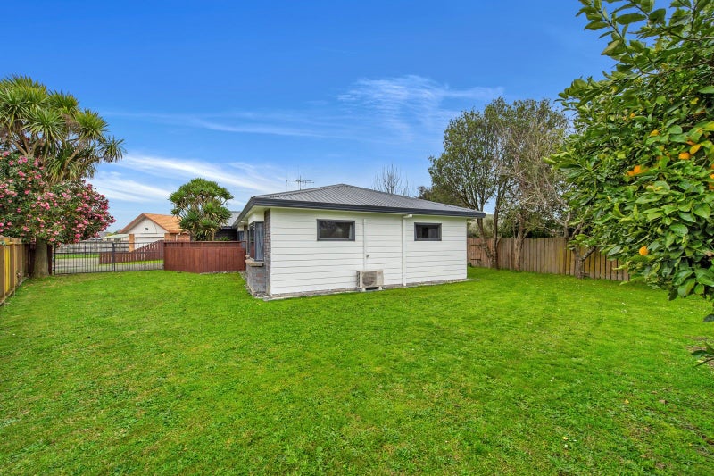 7 Plymouth Place, Fairview Downs, Hamilton - Carousel 2