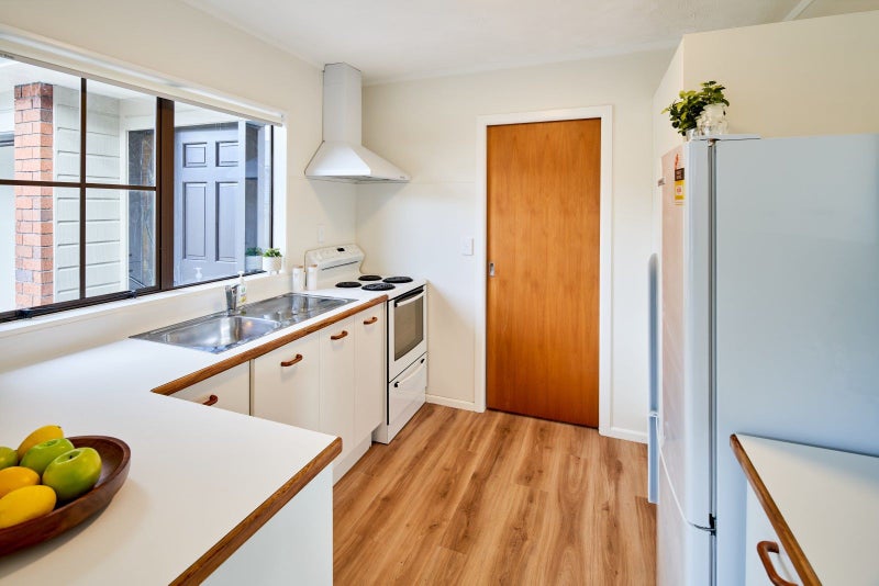 2/83 Pohutukawa Street, Woburn, Lower Hutt - Carousel 2