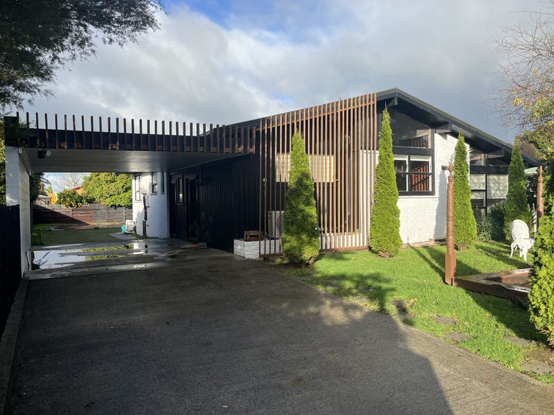 14 Ridgeway Place, Glenview, Hamilton - Carousel 1