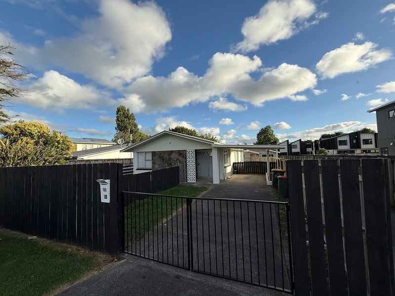 11 Blanes Road, Weymouth, Auckland - Carousel 16