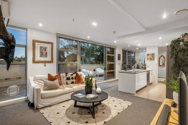 111/16 Huron Street, Takapuna, Auckland - Carousel 1