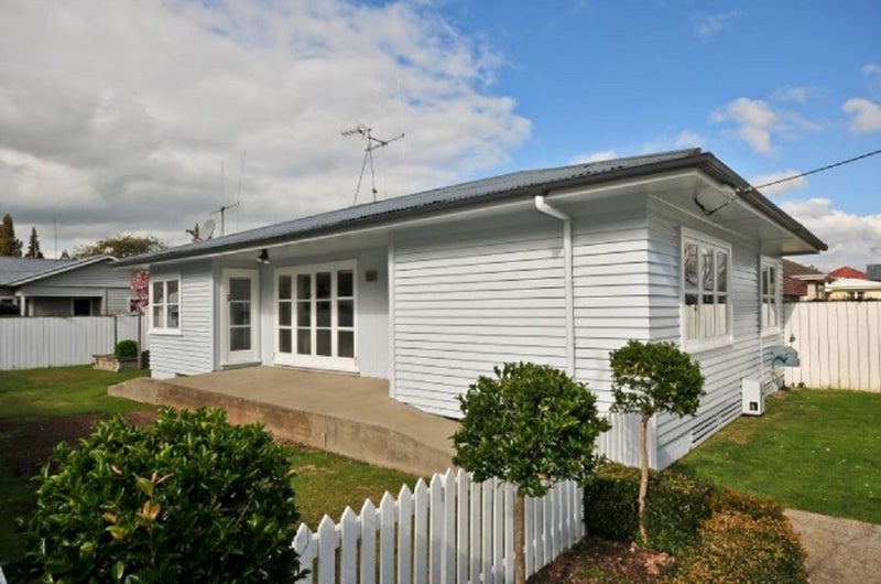 122 Fox Street, Hamilton East, Hamilton - Carousel 13
