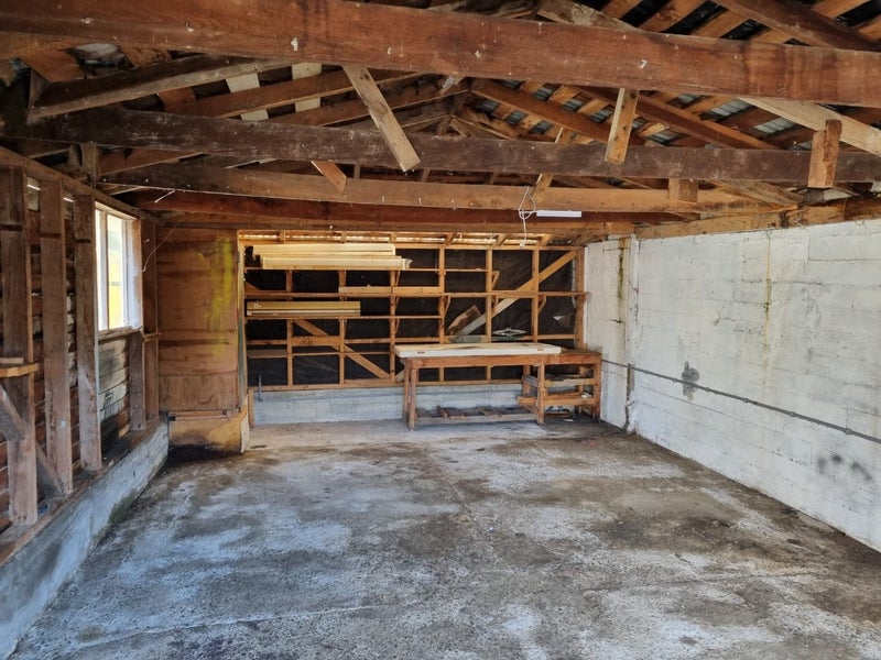 33A Findlay Street, Tawa, Wellington - Carousel 13