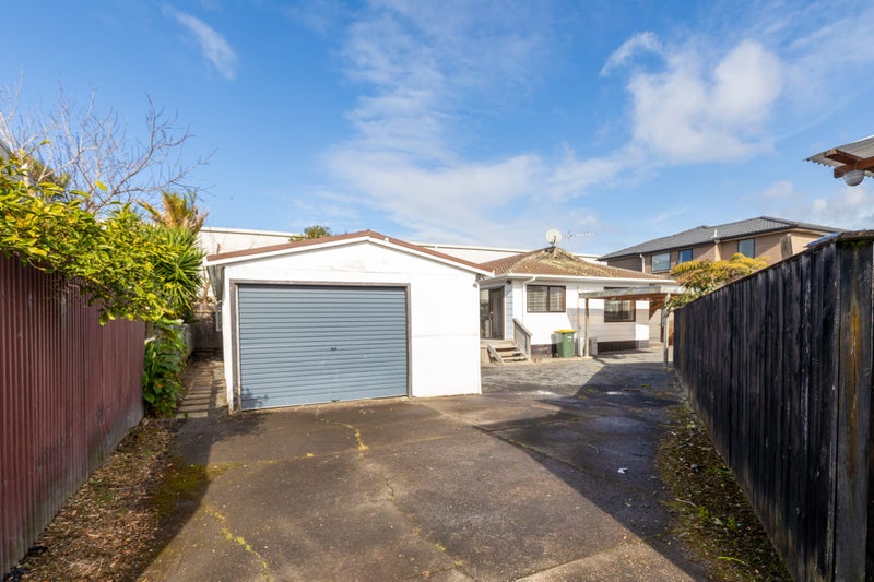 53A Brandon Road, Glen Eden, Auckland - Carousel 23