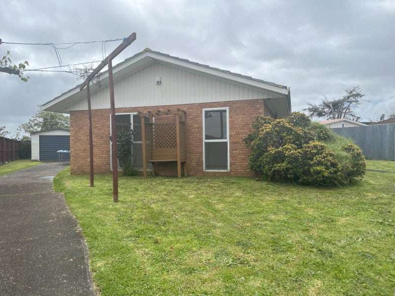 21 Calthorp Close, Favona, Auckland - Carousel 1