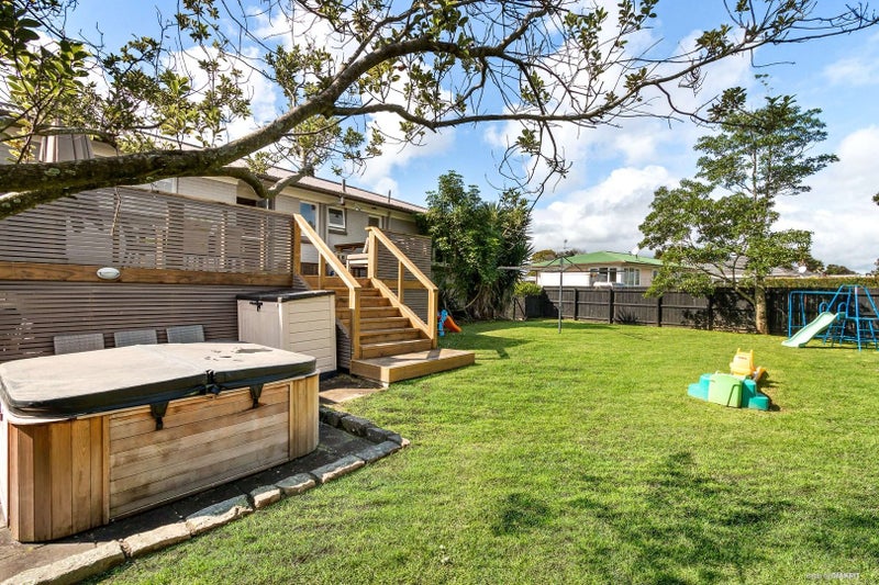 14 Challinor Street, Pakuranga, Auckland - Carousel 1