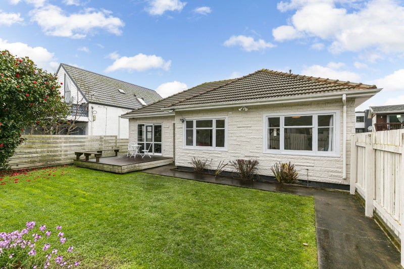 62 Beauchamp Street, Tawa, Wellington - Carousel 1