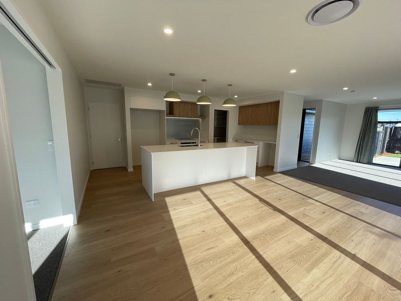 16 Dray Place, Halswell, Christchurch - Carousel 2