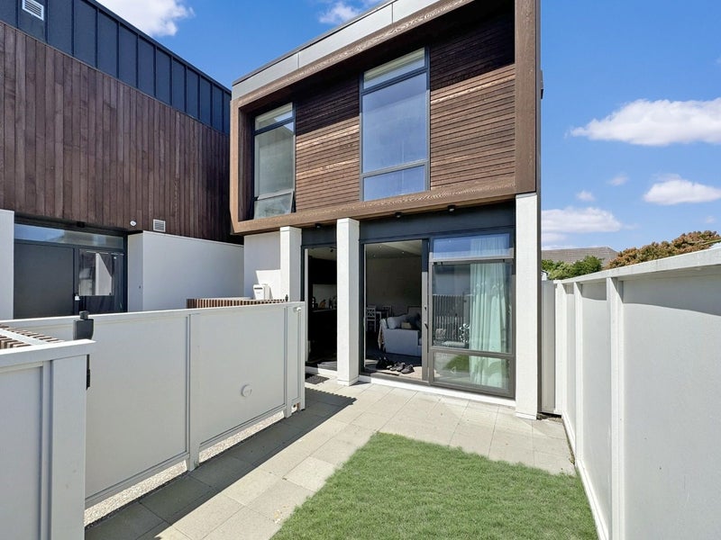 4/149 Onepu Road, Lyall Bay, Wellington - Carousel 1