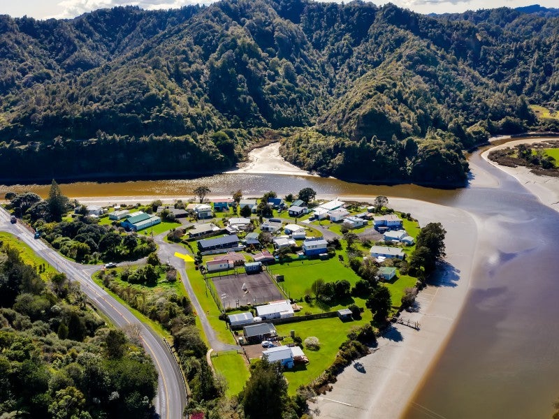 17 Tongaporutu Road, Tongaporutu, Urenui - Carousel 17
