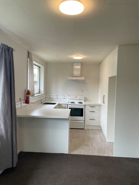 4 Ferndown Lane, Bromley, Christchurch - Carousel 2