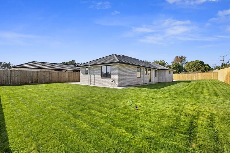21C Portland Drive, Mangorei, New Plymouth - Carousel 26