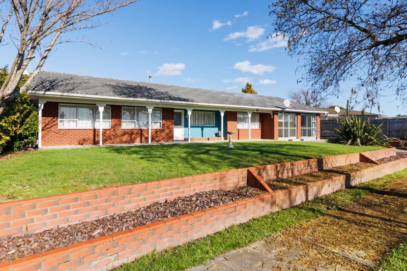 36 Meadowbrook Drive, Cloverlea, Palmerston North - Carousel 1