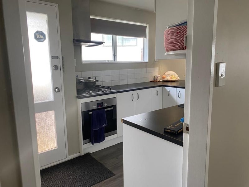 11 Becks Close, Kelson, Lower Hutt - Carousel 2