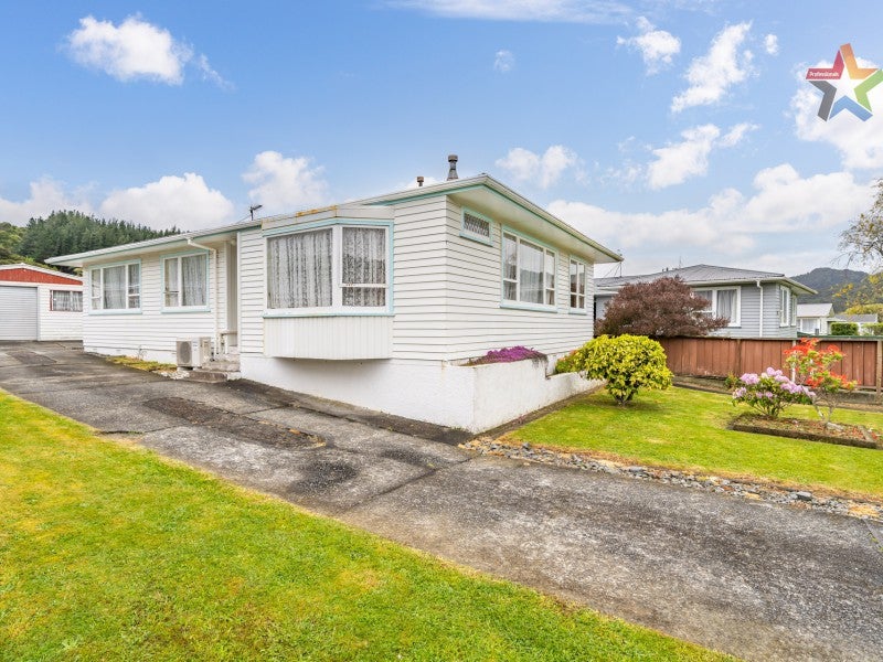 28 Momona Street, Wainuiomata, Lower Hutt - Carousel 2