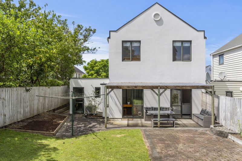 18 Blumhardt Place, Avondale, Auckland - Carousel 2