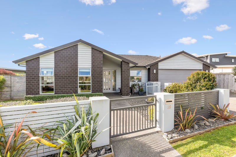 39 Kotuku Drive, Paraparaumu Beach, Paraparaumu - Carousel 1