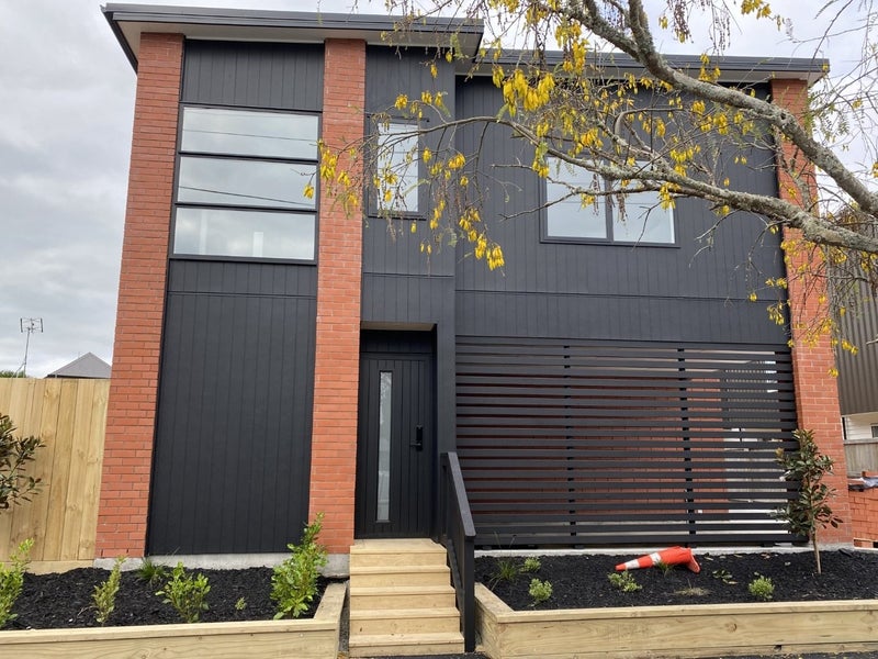 1/30 Cameron Road, Hamilton East, Hamilton - Carousel 1