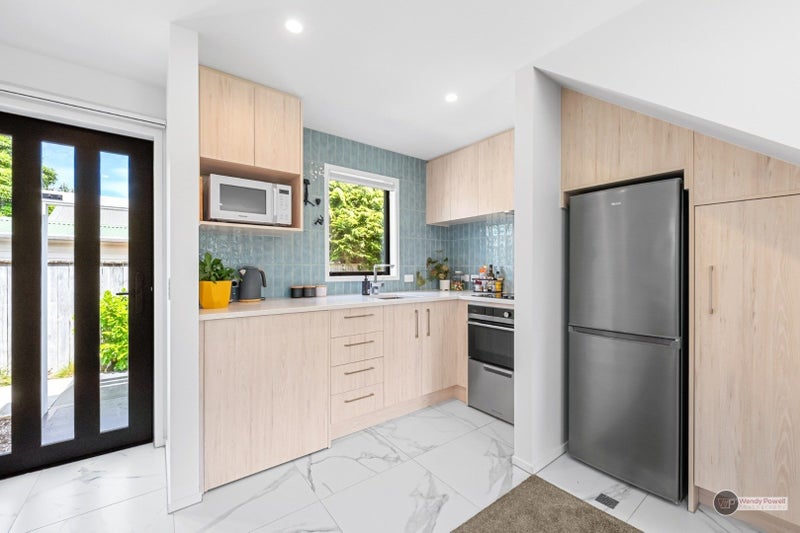 4/42 Cambridge Terrace, Waiwhetu, Lower Hutt - Carousel 2