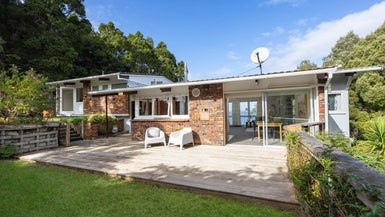 57 Arapito Road, Titirangi, Auckland - Carousel 1