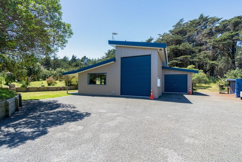 184 Kahukura Avenue, Waitarere Beach, Levin - Carousel 1