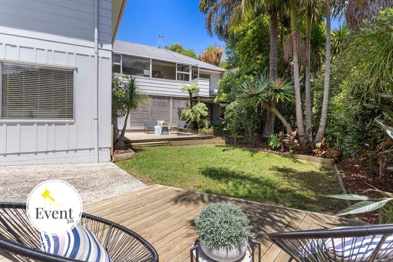982 Beach Road, Torbay, Auckland - Carousel 1