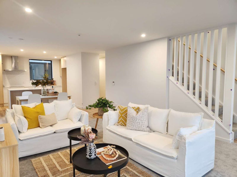 2/6 Skibbereen Drive, Halswell, Christchurch - Carousel 2