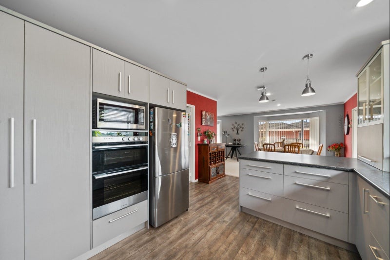 33 Heta Road, Highlands Park, New Plymouth - Carousel 2