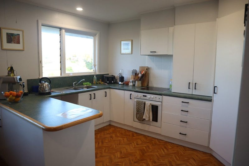 52 Acacia Crescent, Glenview, Hamilton - Carousel 2