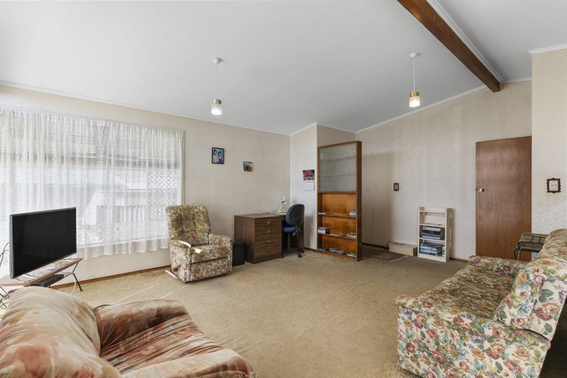 12 Caronia Crescent, Lynfield, Auckland - Carousel 2