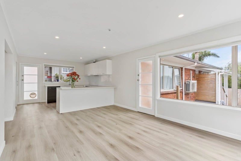 2/25 Felton Mathew Avenue, St Johns, Auckland - Carousel 2