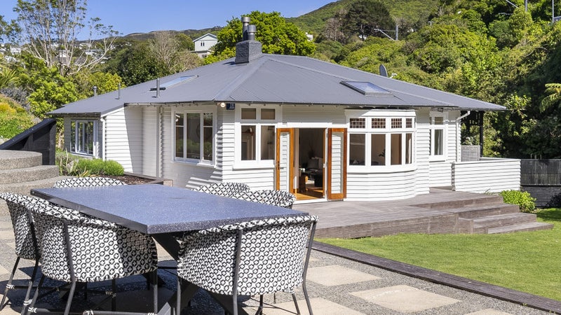 3 Khandallah Road, Ngaio, Wellington - Carousel 1
