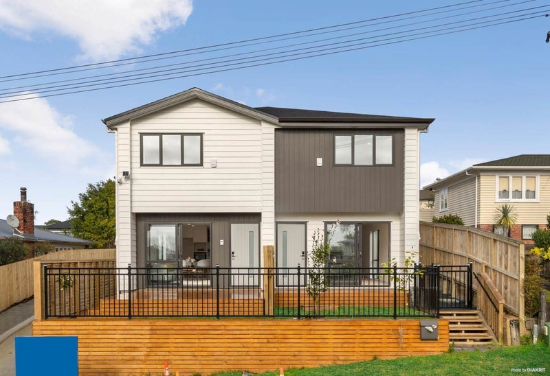 7A Valron Road, Te Atatu South, Auckland - Carousel 1