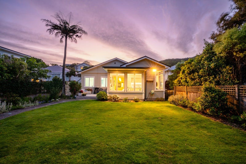 86 Standen Street, Karori, Wellington - Carousel 2
