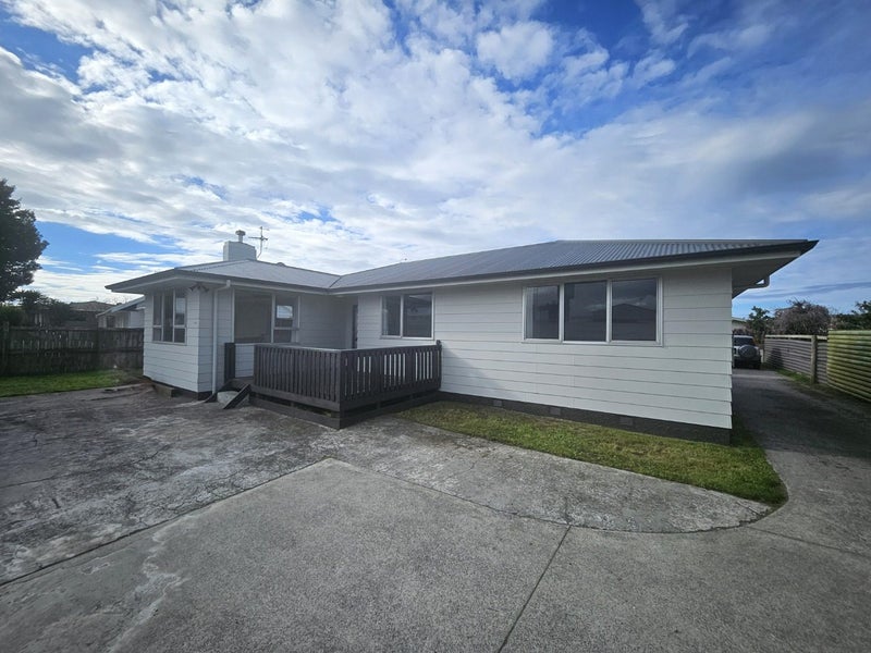 737A Maunganui Road, Mount Maunganui, Mount Maunganui - Carousel 1