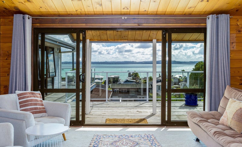 1/49 De Luen Avenue, Tindalls Beach, Whangaparaoa - Carousel 1