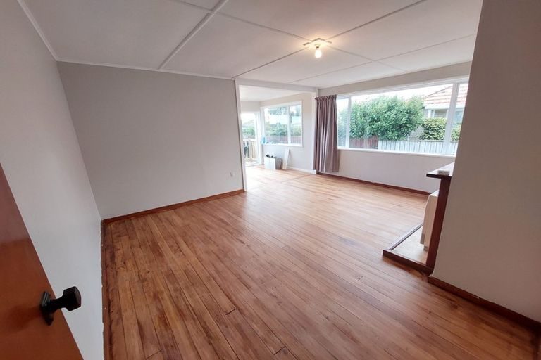 20 Maranui Street, Welbourn, New Plymouth - Carousel 2