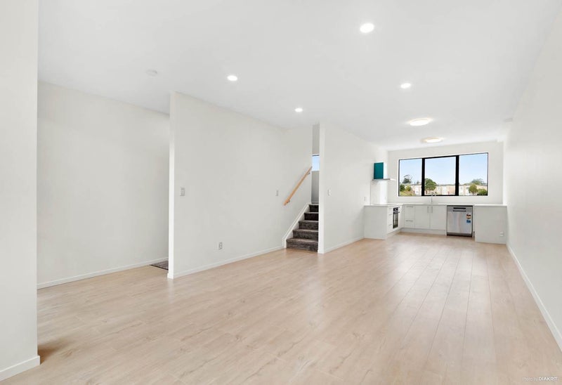 40 Bloom Crescent, Sunnyvale, Auckland - Carousel 2