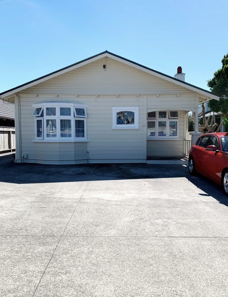 133 Knights Road, Hutt Central, Lower Hutt - Carousel 1